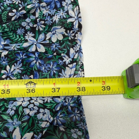 Karl Lagerfeld Paris Women's Floral V-Neck Dress Size 6 - Picture 11 of 11